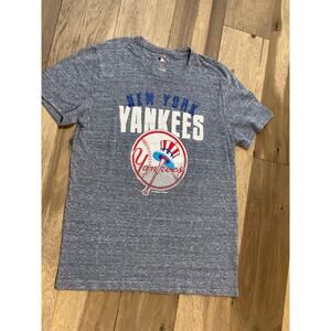 New York Yankees Official MLB Shirt – Size L